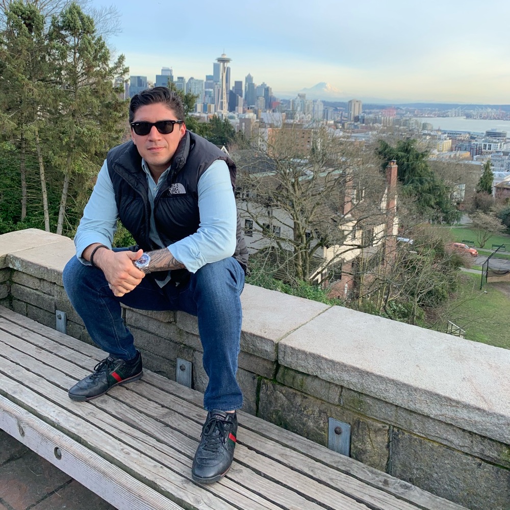 Meet your Posher, Luis